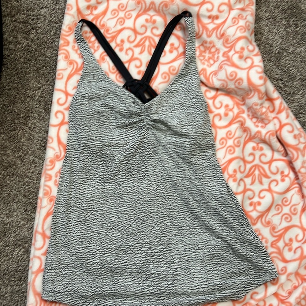 Lululemon Work Out Tank Top Size 6